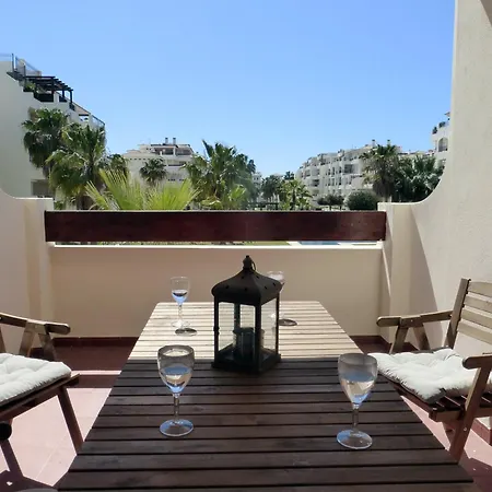 Lovely Bedroom, 2 Bathroom With Pool