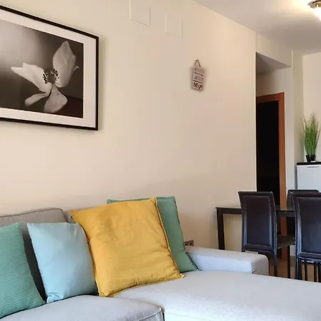 Appartement Lovely Bedroom, 2 Bathroom With Pool *